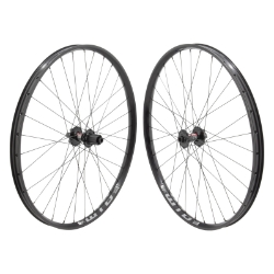 WHL PR 27.5 584x30 WTB KOM TRAIL TCS 2.0 i30 BK DISC 32 DT 370 8-10sCASS 6B 15mm 12mm BK 142mm SAPIM RACE 2.0/1.8 BK 