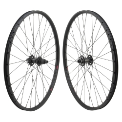 WHL PR 27.5 584x25 WTB KOM LIGHT TCS 2.0i25 BK DISC 32 OR8 MT3100.1 12sXDR 6B 15mm 12mm SEAL BK 142mm SS2.0BK PV NO RIM DECAL ***RIMS HAVE SOME MINOR BLEMISHES*** 
